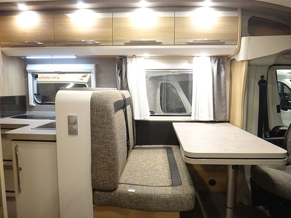 Knaus Sky Ti 700 MEG " Enkelsängar " Stort garage " Automat" 12 of 24