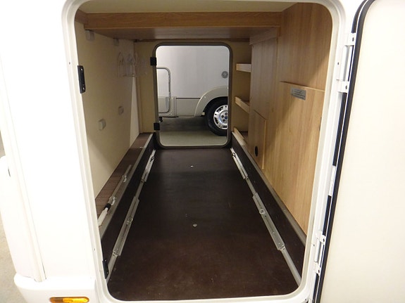 Knaus Sky Ti 700 MEG " Enkelsängar " Stort garage " Automat" 19 of 24