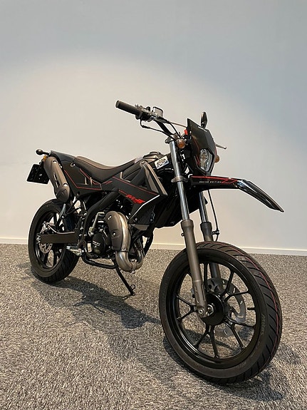 Rieju MRT SM Black Edition 4 of 6