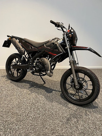Rieju MRT SM Black Edition 6 of 6