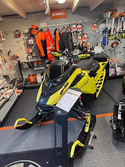 Ski-Doo Backcountry X-RS 146 850 E-TEC TURBO R-25  KAMPANJ