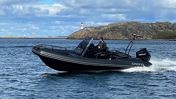 Grand GL 750 BE -24 Mercury F250 XL DTS V-8 3 of 5