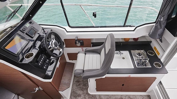 Jeanneau 795 Merry Fisher S2 -24 Demo med Yamaha F200 -26 6 of 8