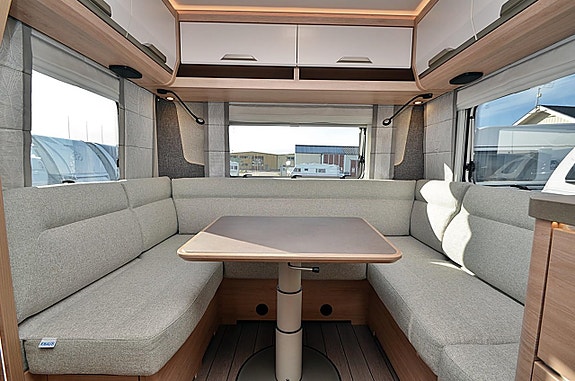 Knaus 450 FU Südwind 60 Years, Dubbelbädd 18 of 22