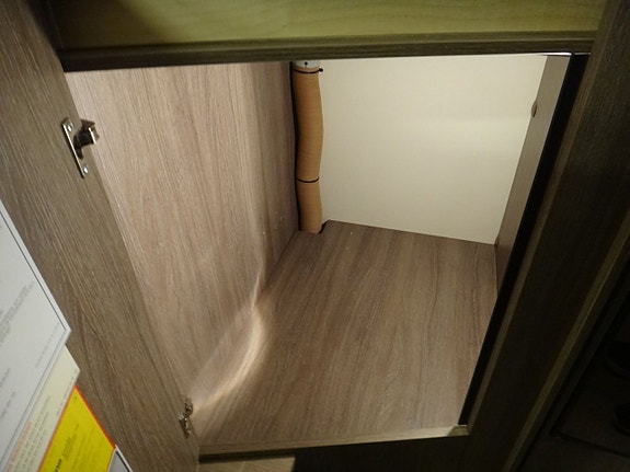 Bürstner Ixeo 726 " Enkelsängar " Taksäng " Vinterpaket " 10 of 19