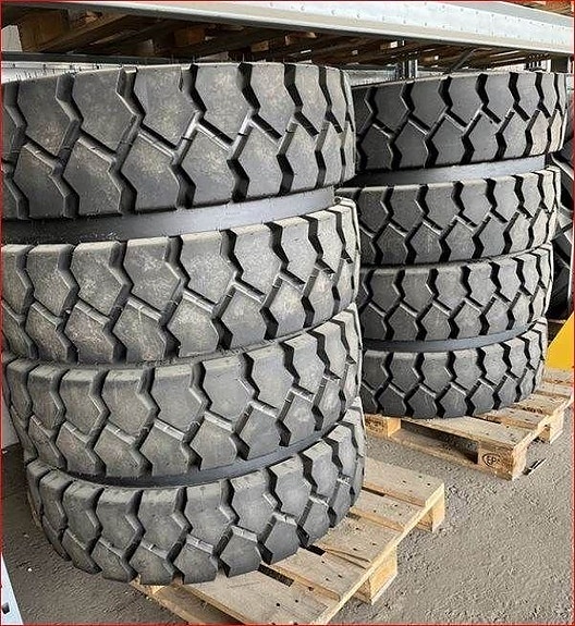 Trelleborg T-900 inkl fälg o stenskyddsringar