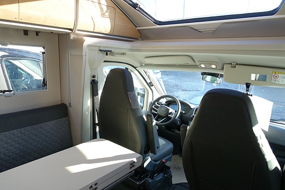 Adria Matrix Plus 670 DC 6 of 21
