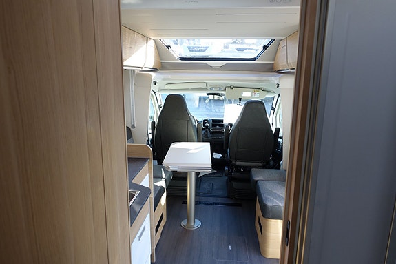 Adria Matrix Plus 670 DC 18 of 21