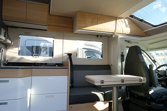 Adria Matrix Plus 670 DC 4 of 21