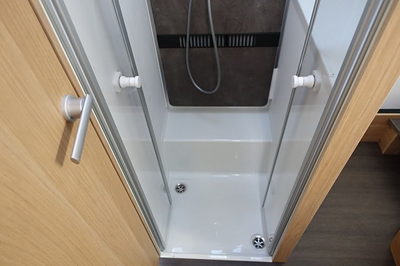 Adria Matrix Plus 670 DC 21 of 21