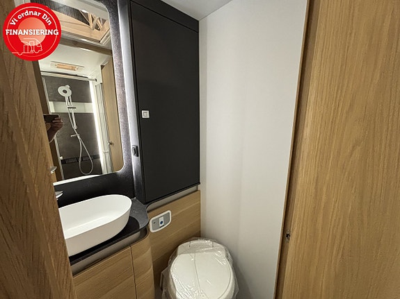 Adria Matrix Plus 670 DC 7 of 21