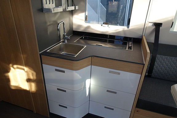 Adria Matrix Plus 670 DC 5 of 21