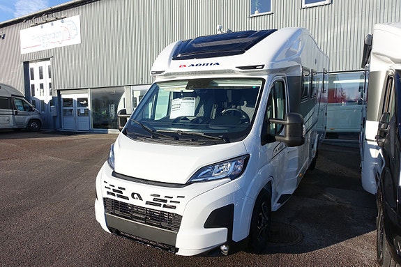 Adria Matrix Plus 670 DC 2 of 21