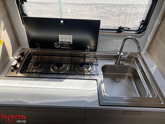 Adria Altea 362 LH, Smidig och lätt husvagn med långbäddar 13 of 16
