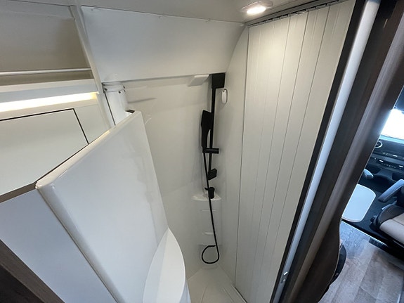 Kabe Travel Master Van 690 LB 13 of 21