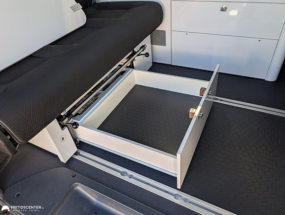 Adria Adria Active Pro - Lättkörd plåtis med automat, värmare & pop-up tak 12 of 21