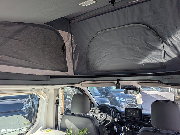 Adria Adria Active Pro - Lättkörd plåtis med automat, värmare & pop-up tak 5 of 21