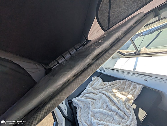 Adria Adria Active Pro - Lättkörd plåtis med automat, värmare & pop-up tak 16 of 21