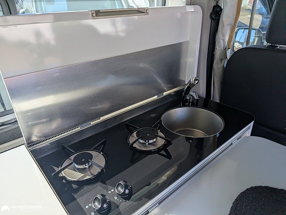 Adria Adria Active Pro - Lättkörd plåtis med automat, värmare & pop-up tak 8 of 21