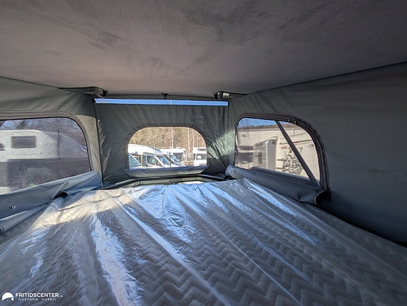 Adria Adria Active Pro - Lättkörd plåtis med automat, värmare & pop-up tak 18 of 21