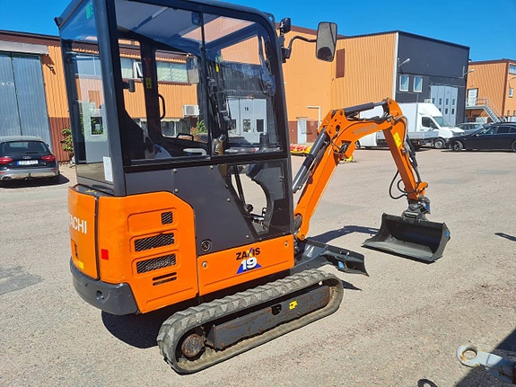 Minigrävare HITACHI ZX19-6 1,9 ton NY TILLT & 3st NYA SKOPOR