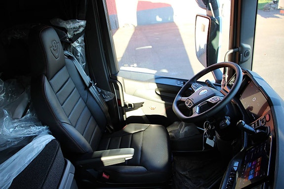 Scania R590 6X2*4NB Boggi Lastväxlare 2 of 8