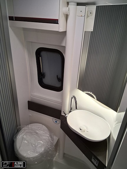Adria Twin Sports 640 SGX / Automat 20 of 21