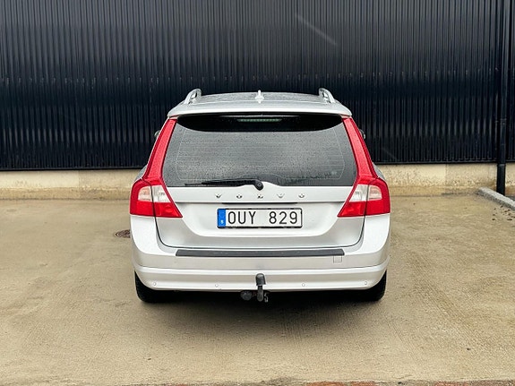 Volvo V70 6 of 19