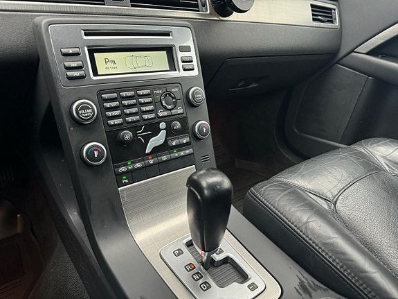 Volvo V70 11 of 19
