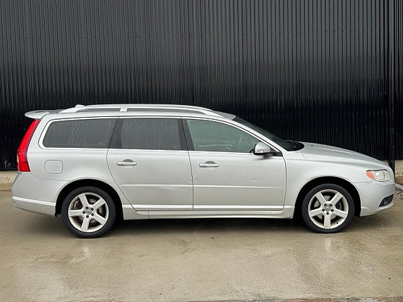 Volvo V70 4 of 19
