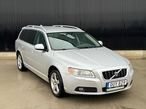 Volvo V70 2 of 19