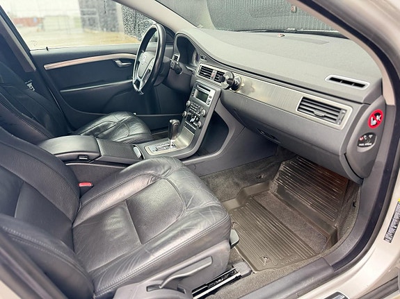 Volvo V70 19 of 19