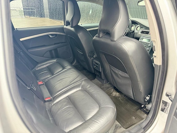 Volvo V70 17 of 19