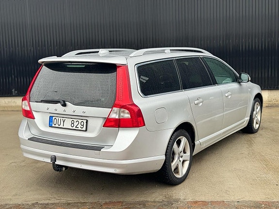 Volvo V70 8 of 19