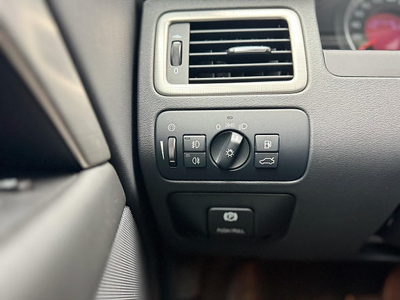 Volvo V70 13 of 19