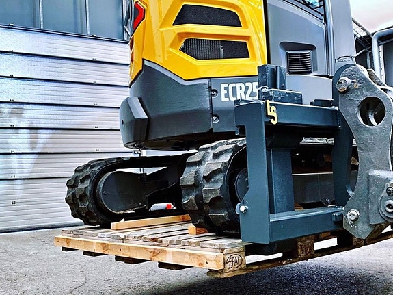 LS Mekaniska pallgafflar  1500mm, 2200mm 9 & 11 ton i lager!