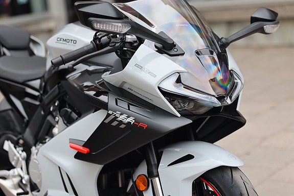 CFMOTO 675 SR-R | Aerolight Grey | RÄNTEFRITT 5 of 21