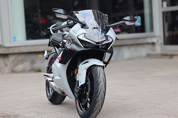 CFMOTO 675 SR-R | Aerolight Grey | RÄNTEFRITT 4 of 21