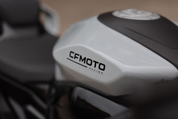 CFMOTO 675 SR-R | Aerolight Grey | RÄNTEFRITT 9 of 21