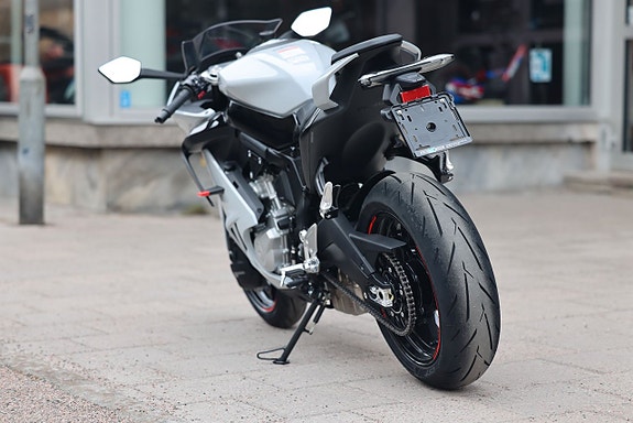 CFMOTO 675 SR-R | Aerolight Grey | RÄNTEFRITT 17 of 21