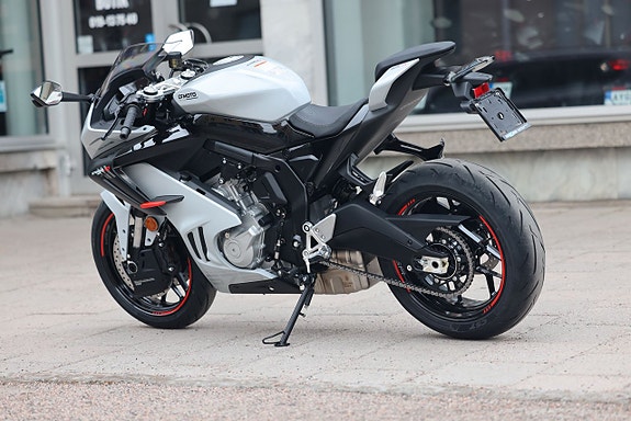 CFMOTO 675 SR-R | Aerolight Grey | RÄNTEFRITT 14 of 21