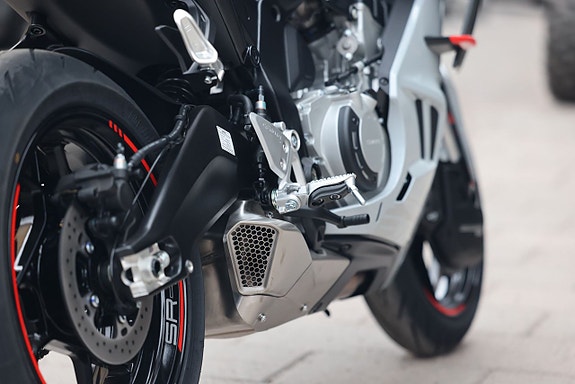 CFMOTO 675 SR-R | Aerolight Grey | RÄNTEFRITT 6 of 21