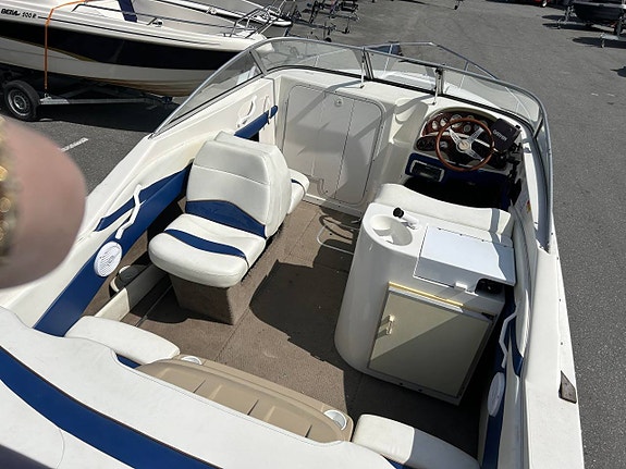Glastron GS 209 & Volvo penta 5,0 GXi 10 of 12