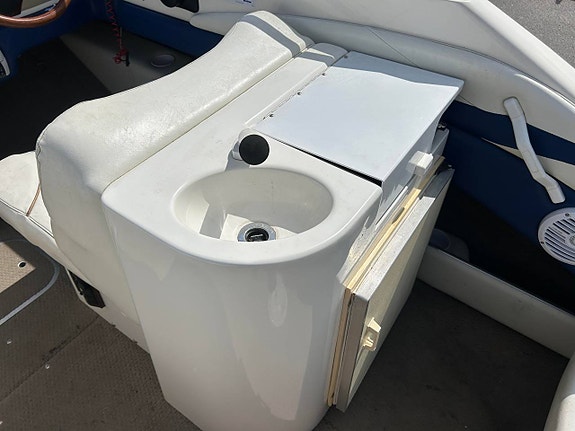 Glastron GS 209 & Volvo penta 5,0 GXi 3 of 5