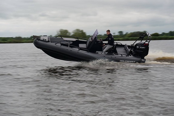 Aquaspirit 585CC RIB+115-150hk / D-tub = INVÄNDIG BREDD 1,8m