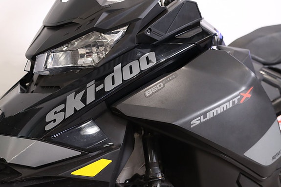 Ski-Doo Summit X 850 165" 4 of 11
