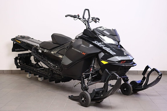 Ski-Doo Summit X 850 165" 2 of 11
