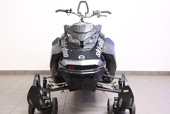 Ski-Doo Summit X 850 165" 3 of 11