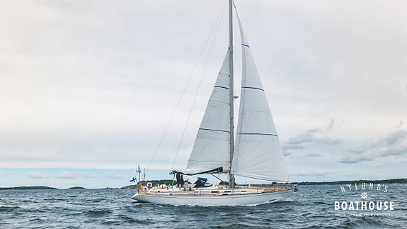 Swan 55/57 | Perkins 4M-135 - 120 hp 7 of 30