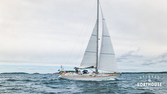 Swan 55/57 | Perkins 4M-135 - 120 hp 8 of 30